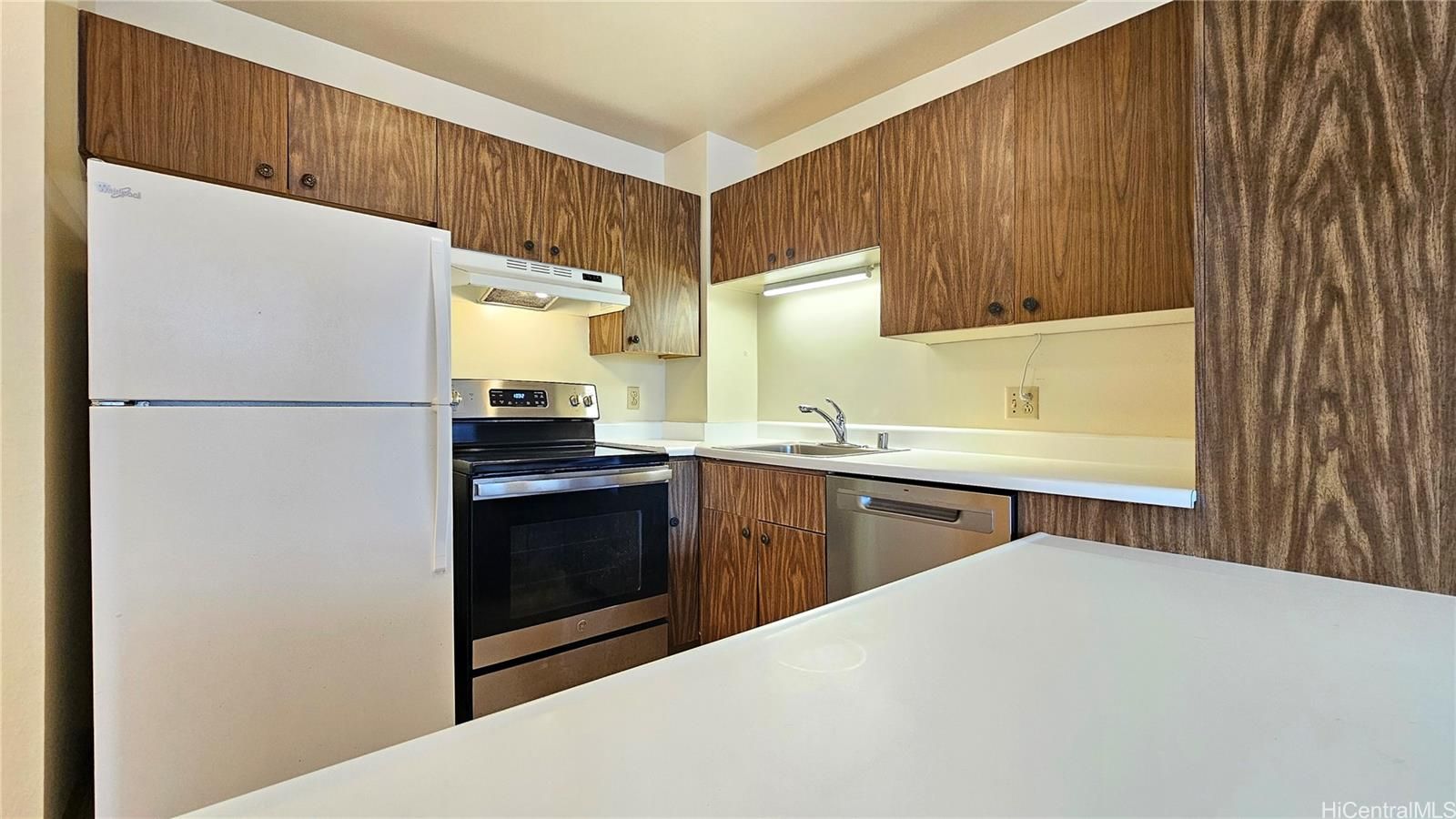 Kukui Plaza Unit E2504 in DOWNTOWN