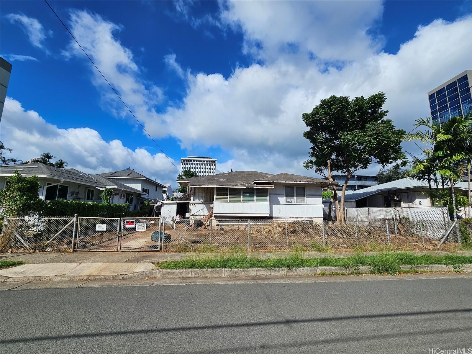1140 Elm St , Honolulu, HI, 96814 in KAKAAKO