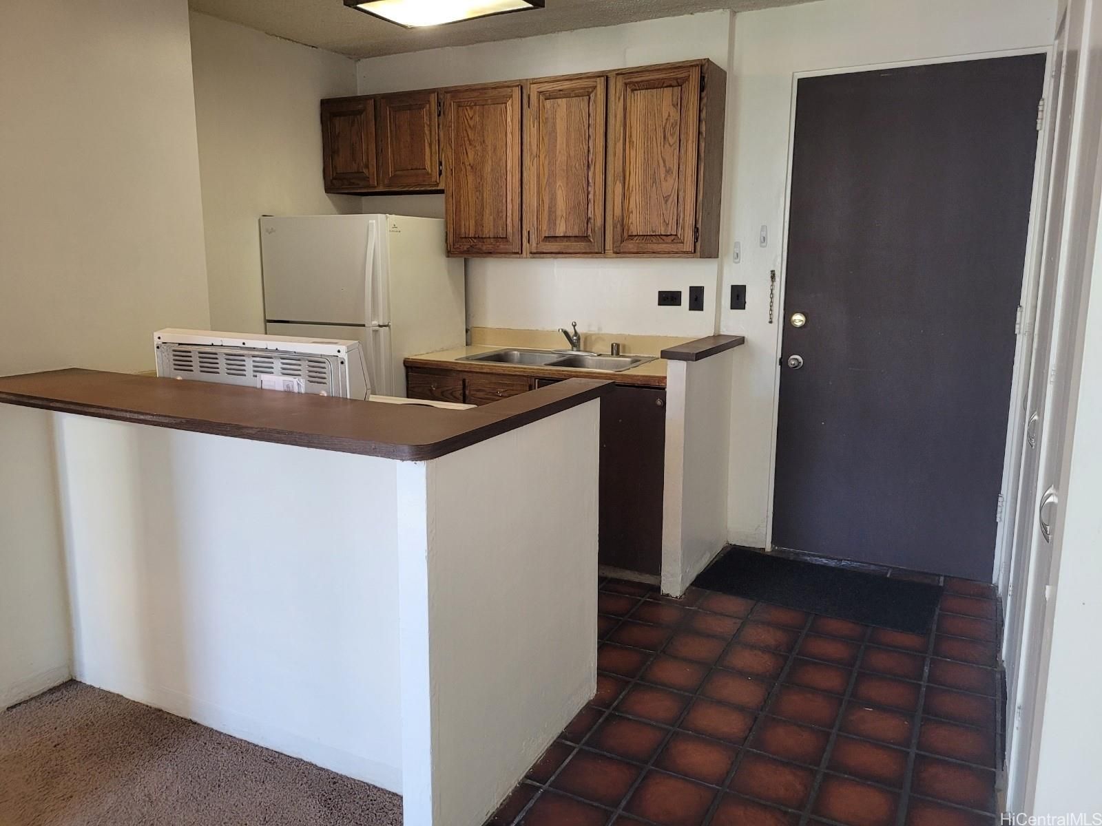 1535 Pensacola St #500, Honolulu, HI, 96822 in MAKIKI AREA