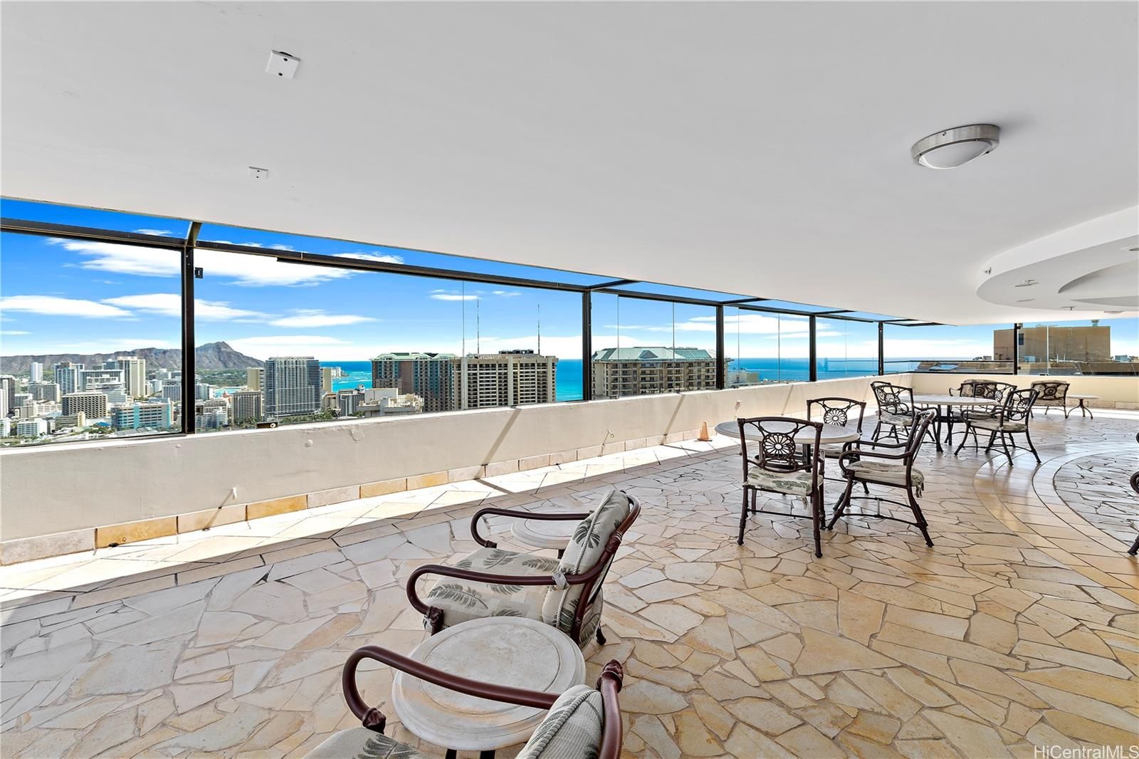 Windsor Unit 2202 in WAIKIKI