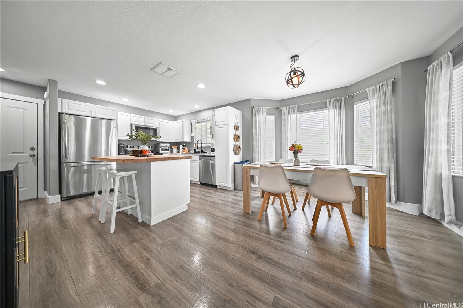 Spinnaker Place Townhome 1 Unit 4704 in OCEAN POINTE