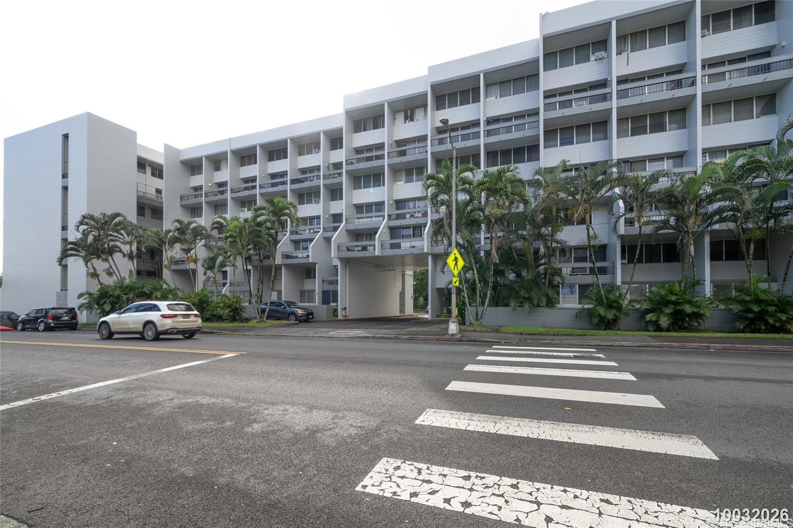 46-270 Kahuhipa St #A402, Kaneohe, HI, 96744 in WINDWARD ESTATES