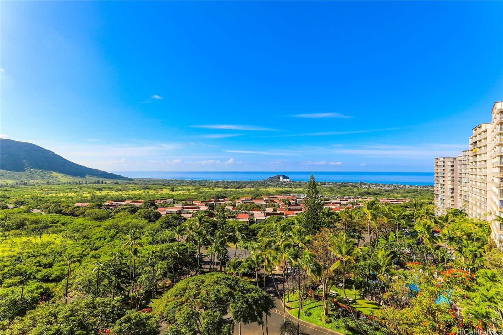 Makaha Valley Towers Unit G828 in MAKAHA
