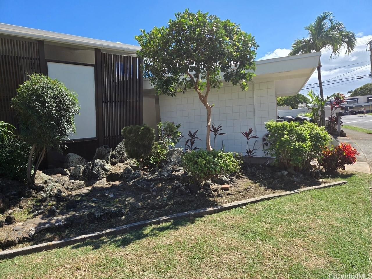 1311 Maalahi St , Honolulu, HI, 96819 in MOANALUA GARDENS