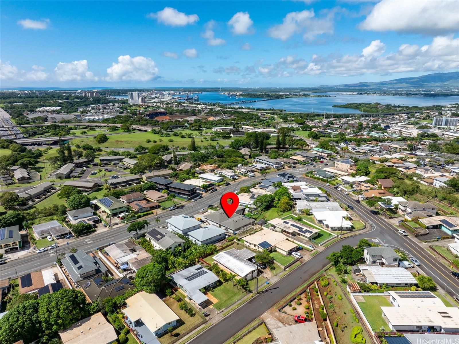 99-438 Ulune St , Aiea, HI, 96701 in HALAWA