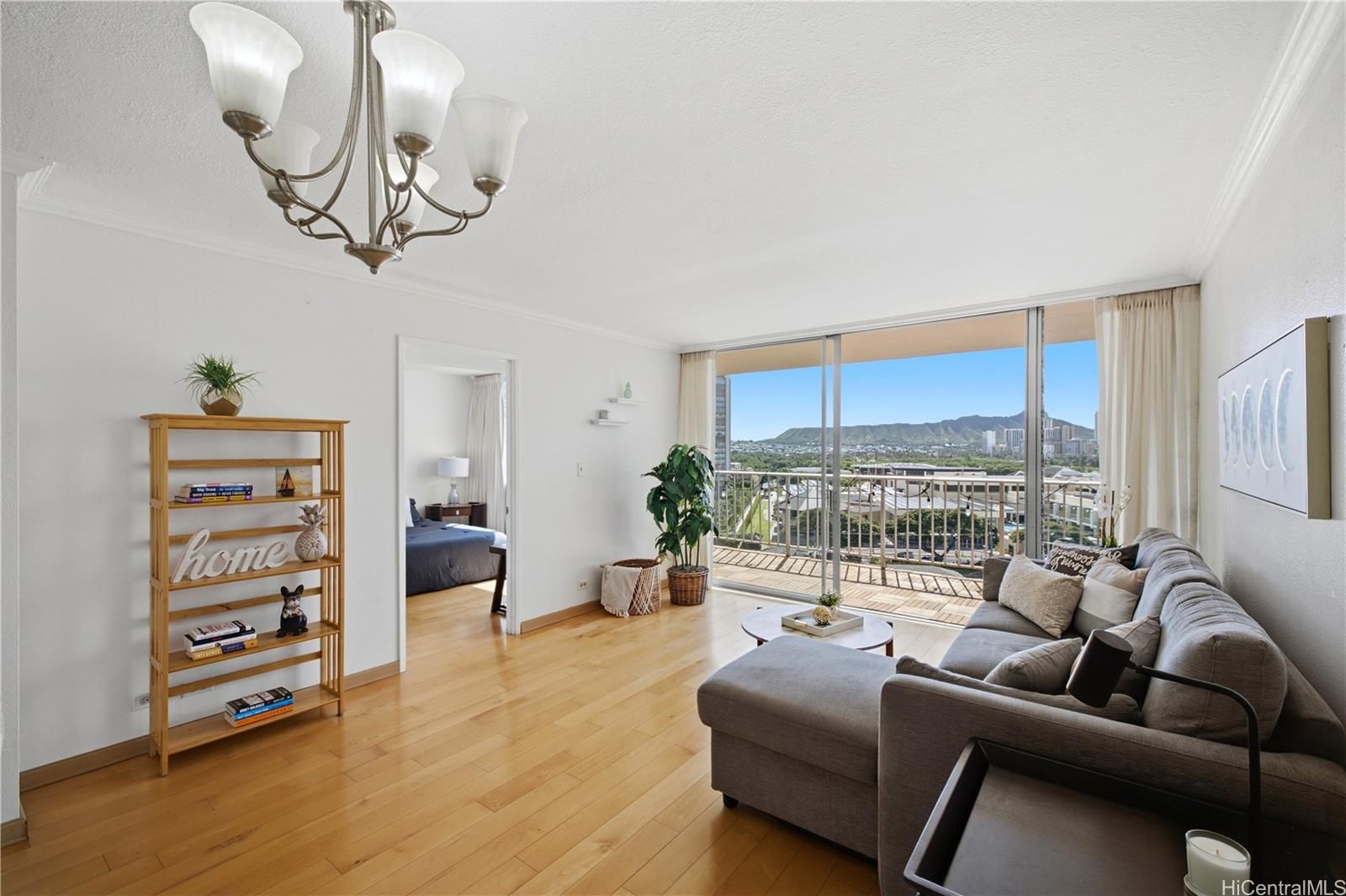 Kapiolani Gardens Unit 902 in Kapiolani