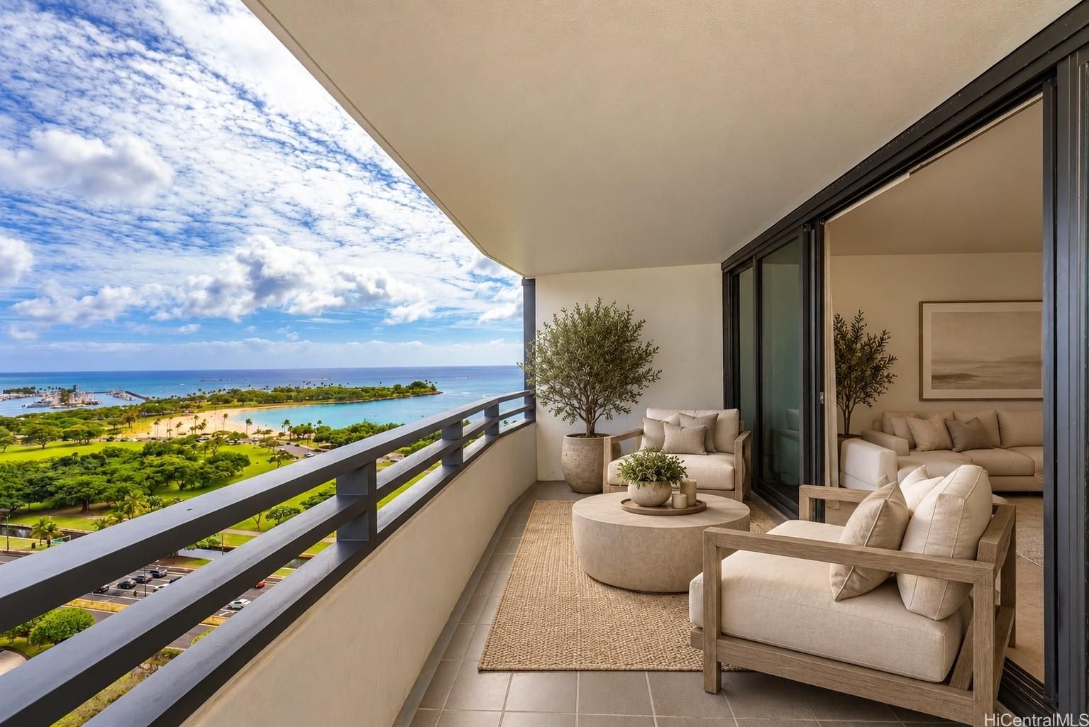 Nauru Tower Unit 1808 in KAKAAKO