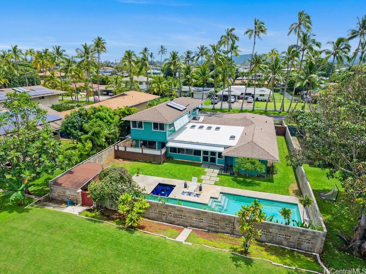 821 Kainui Dr , Kailua, HI, 96734 in KOOLAUPOKO