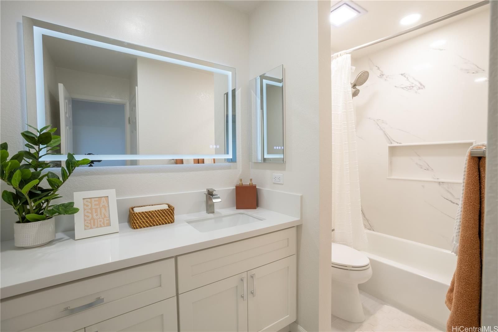 Lakeview Unit 8A in ENCHANTED LAKE