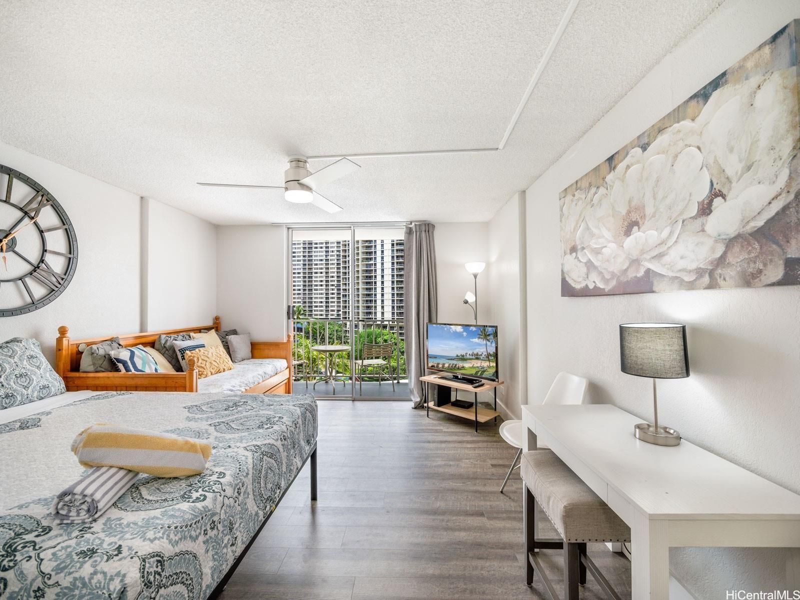 Inn on the Park Unit 706 in WAIKIKI
