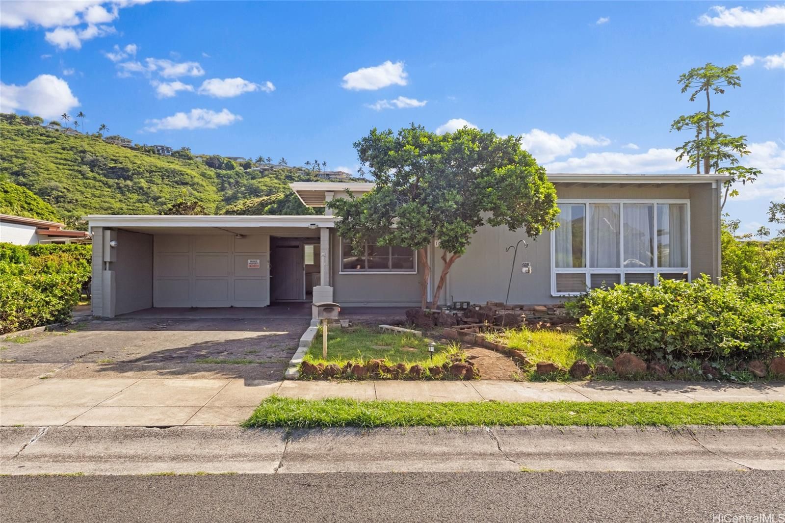 161 E Hind Dr , Honolulu, HI, 96821 in AINA HAINA AREA