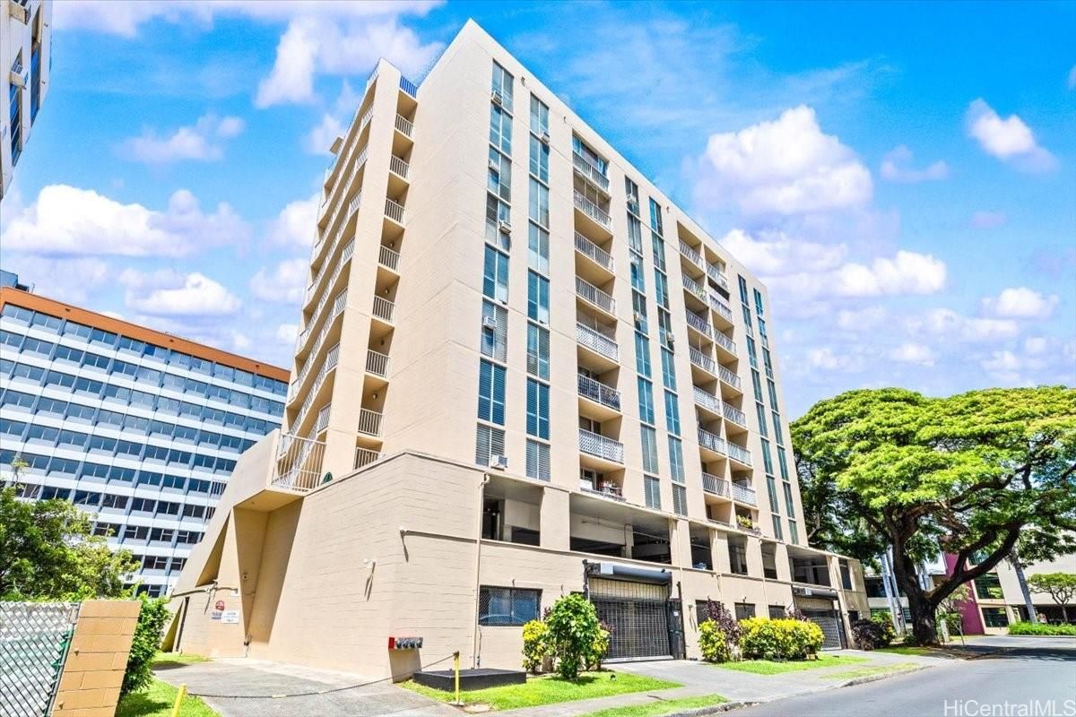 Jason Apartments Unit 903 in PUNAHOU