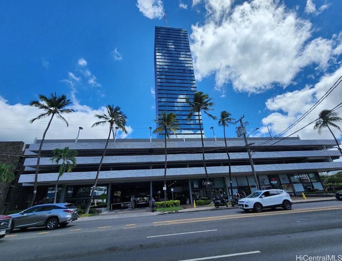 Century Center Unit 3303 in MCCULLY