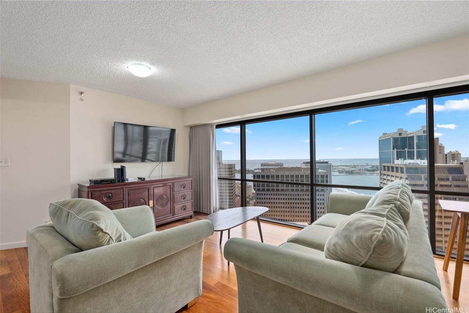 Executive Centre Unit 3206 in Downtown