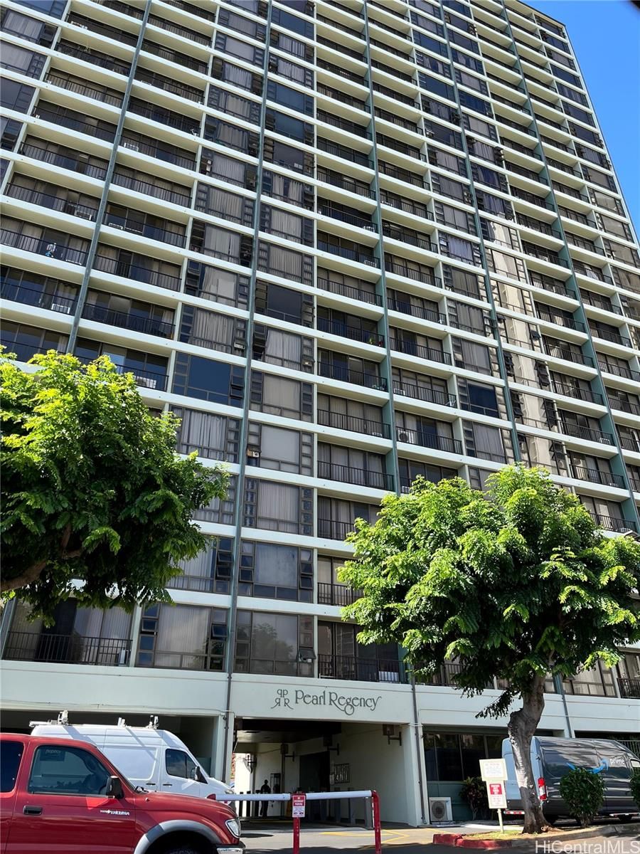 Pearl Regency Unit 1404 in PEARLRIDGE