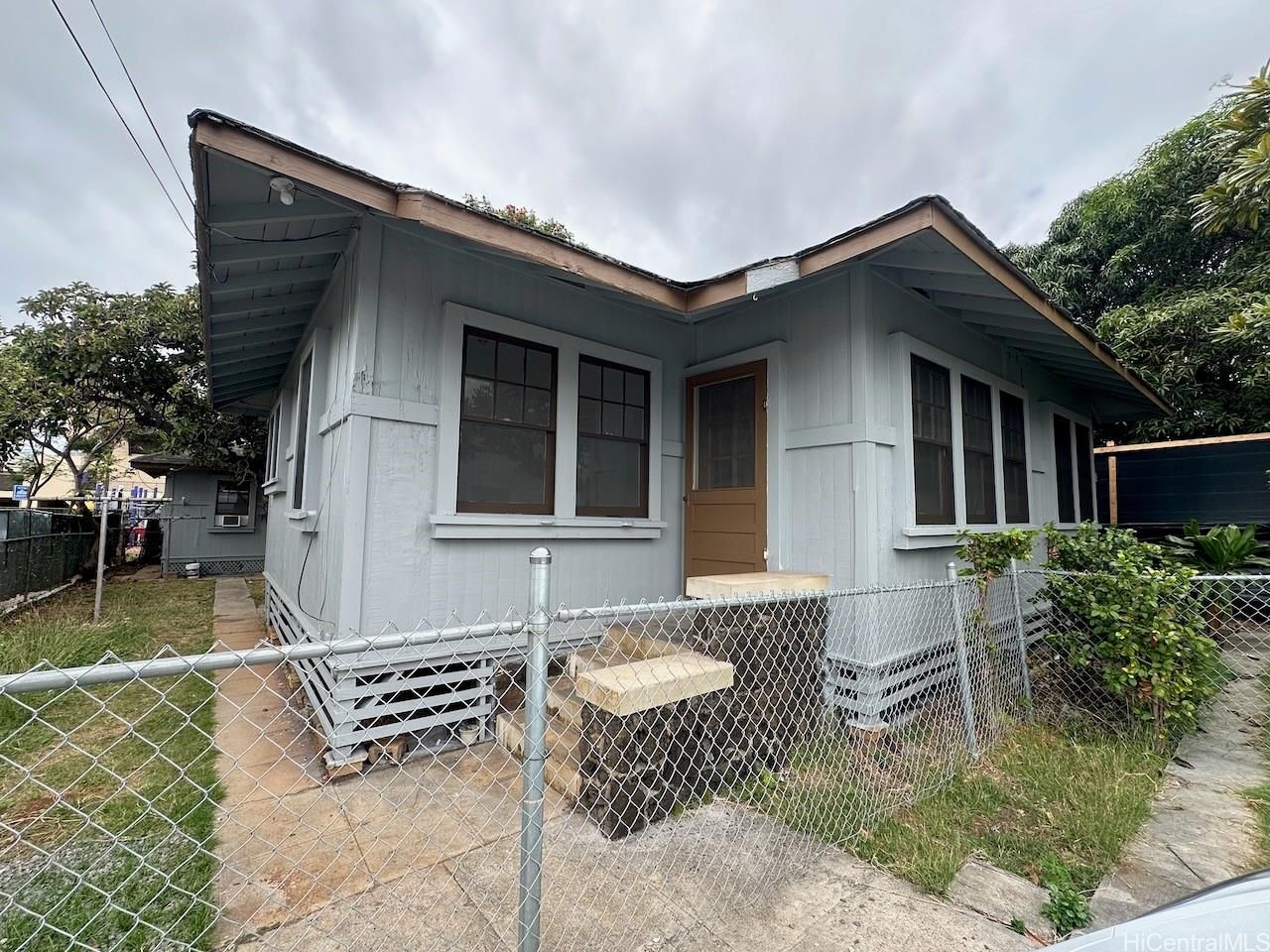 848 McCully St , Honolulu, HI, 96826 in MCCULLY