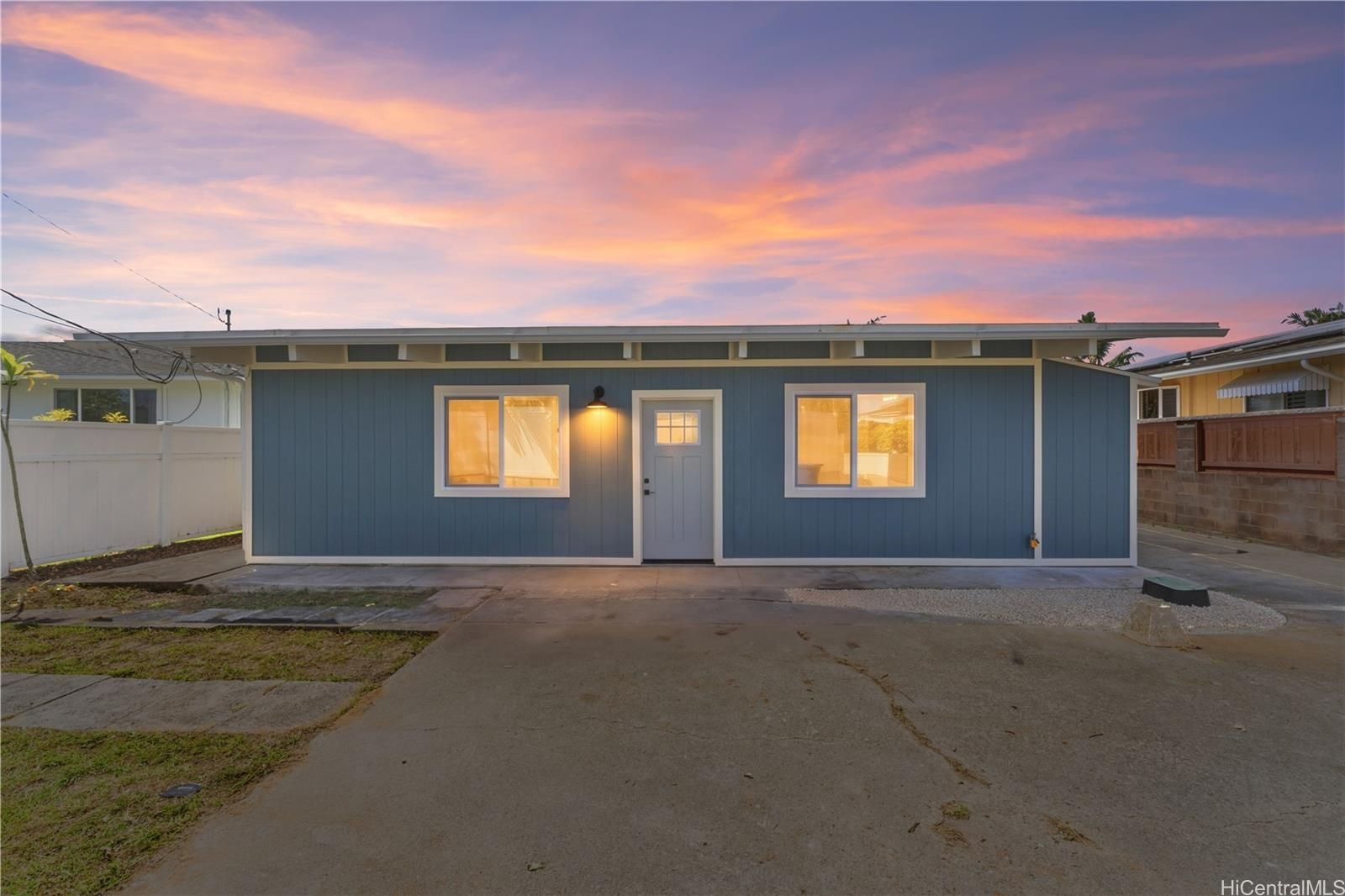 241 Kihapai St #A, Kailua, HI, 96734 in COCONUT GROVE