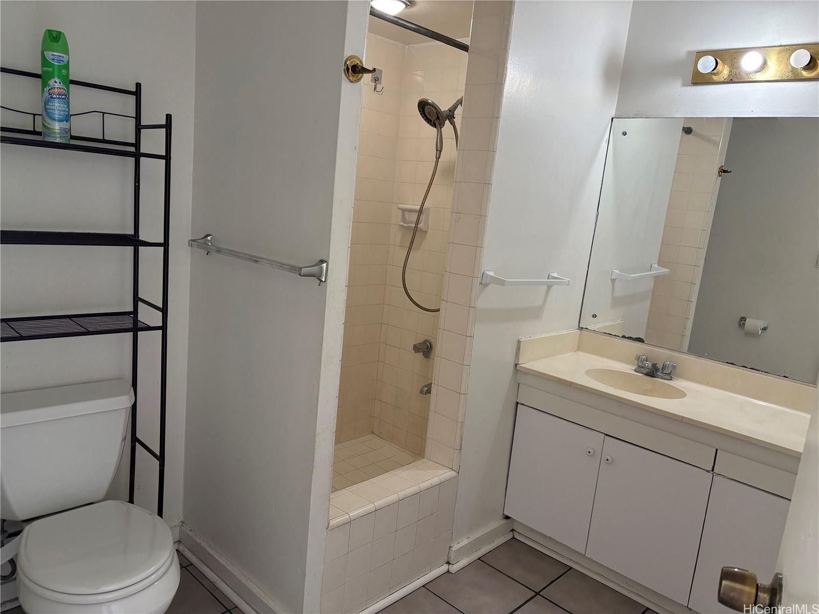 Ala Wai Manor Unit 1108 in MCCULLY