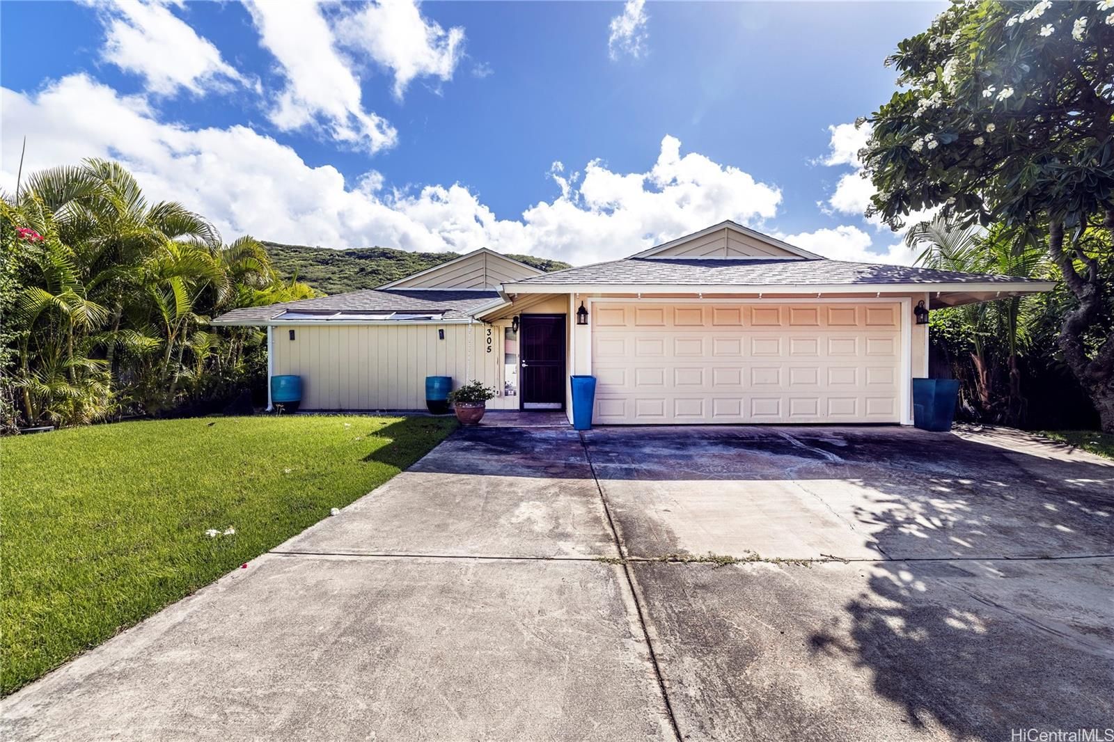 305 Halaki St , Honolulu, HI, 96821 in NIU VALLEY