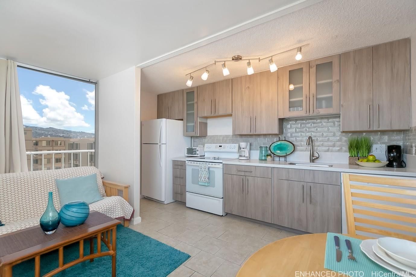Waikiki Townhouse Unit 902 in Waikiki
