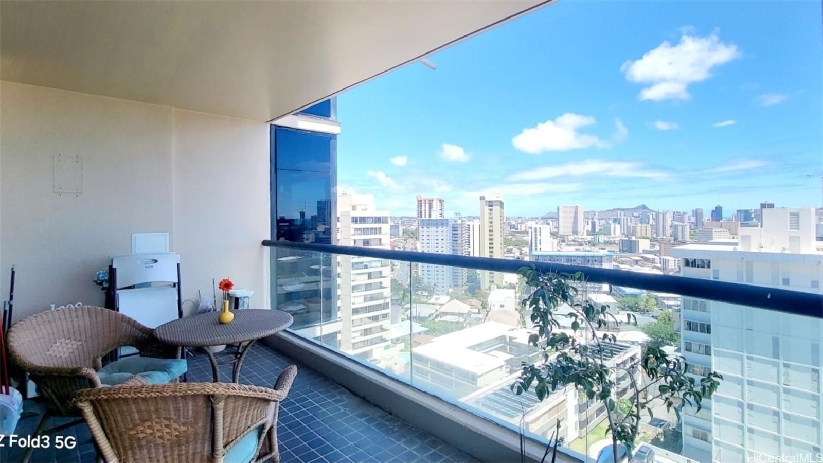 1015 Wilder Unit 1105 in PUNCHBOWL AREA