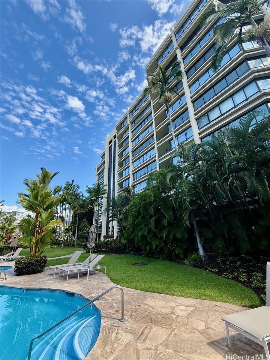 Punahou Cliffs Unit 803 in PUNAHOU