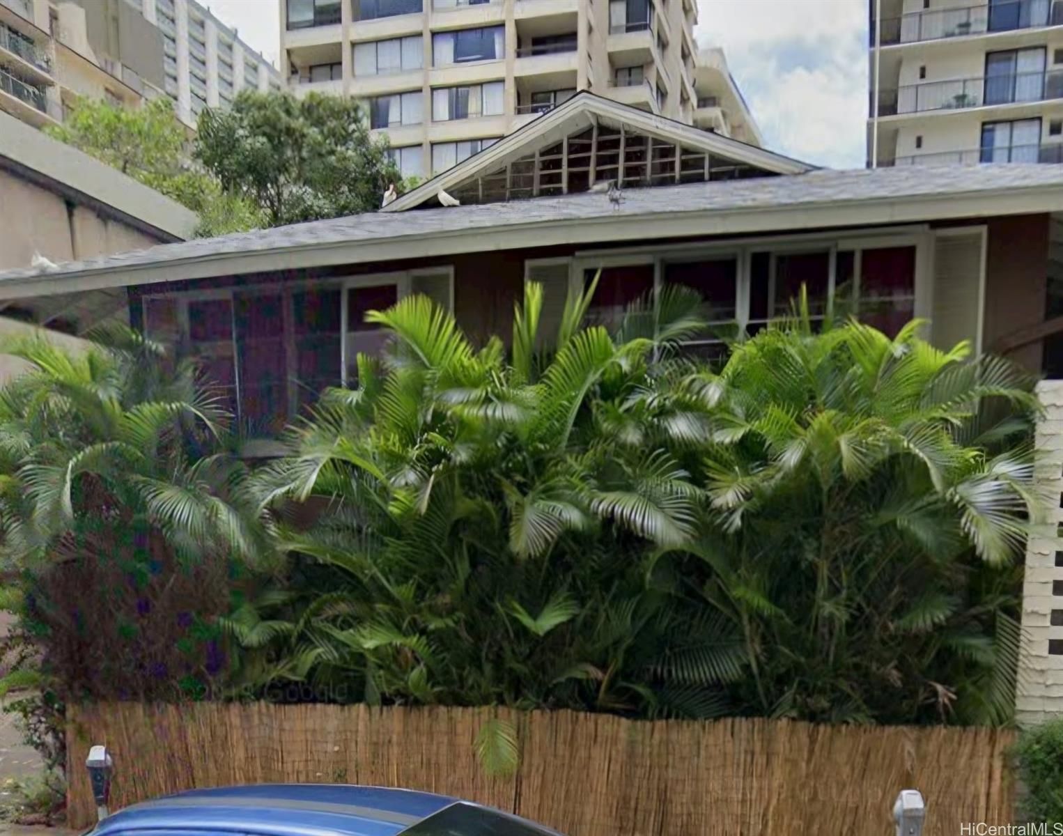 Promenade Unit 105 in WAIKIKI