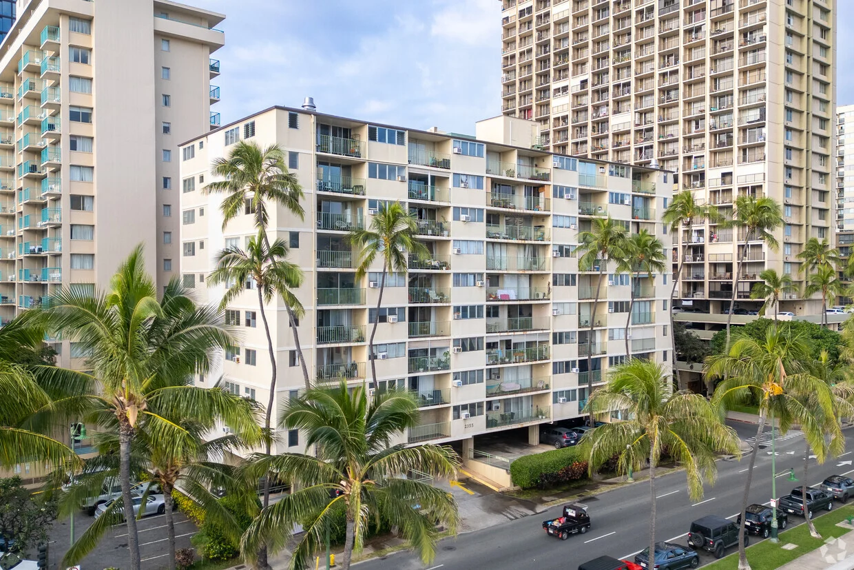 Ala Wai Palms