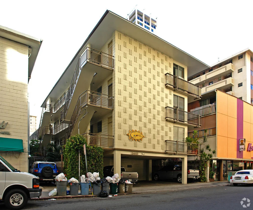 Capri Apts