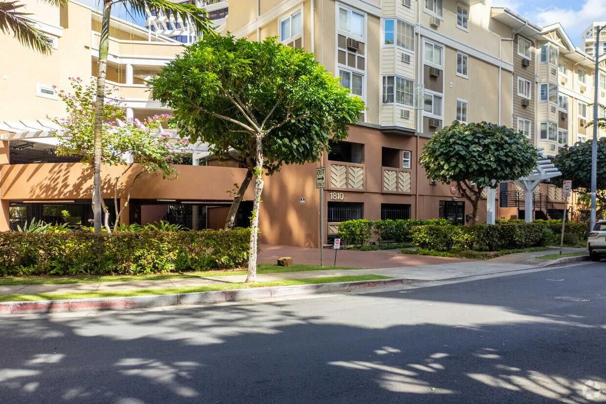 Cove Waikiki
